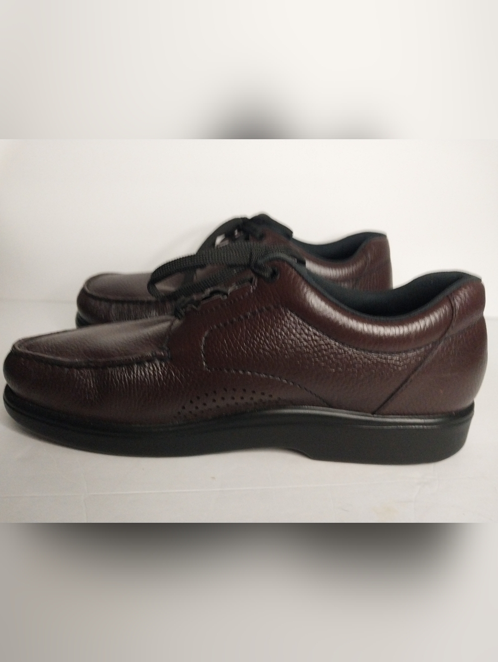 SAS Men's Dark Brown Leather Lace-Up Oxfords with Black Soles - Picture 2 of 9